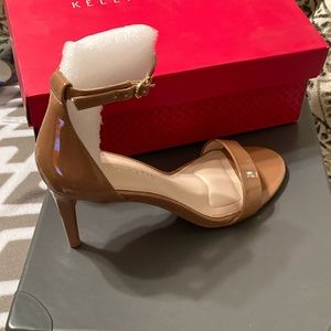 New Kelly and Katie neutral sandal